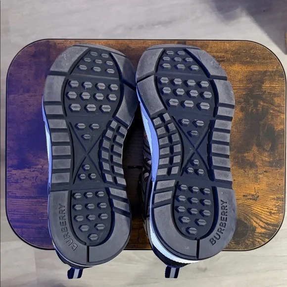 Burberry House Check Sneaker - Men’s 43 / 10